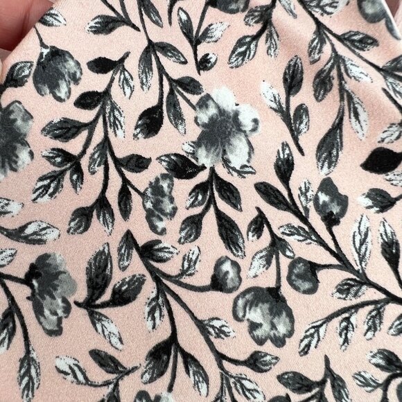 Cacique Lightly Lined Bra in Pale Blush Pink with‎ Gray Floral Print Size 40DDD - Picture 5 of 7